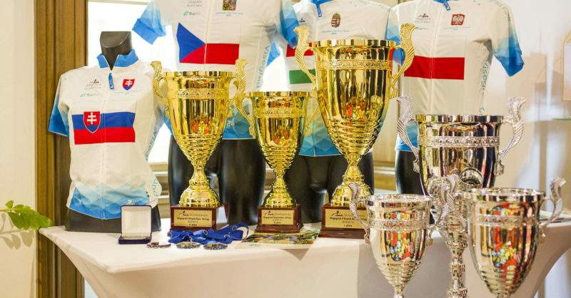 A legfontosabb magyar egynapos bringás esemény a Várkert Bazárban szombaton: jön a V4 Kerékpárverseny