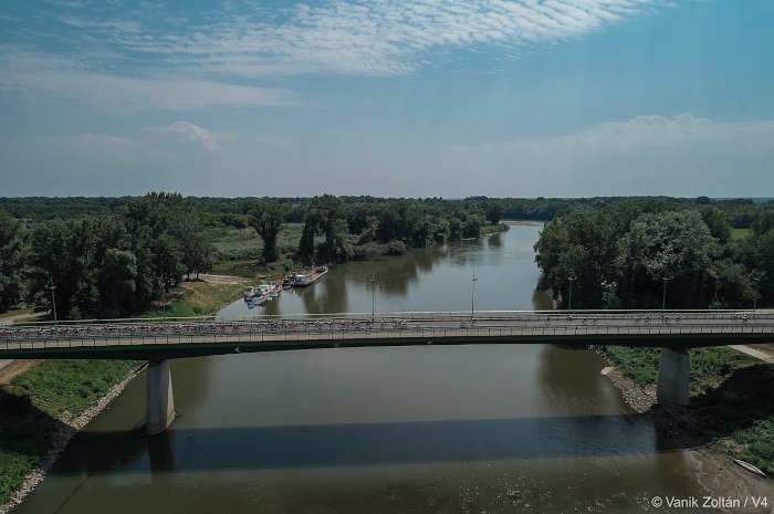 V4 Special Series 2019/1